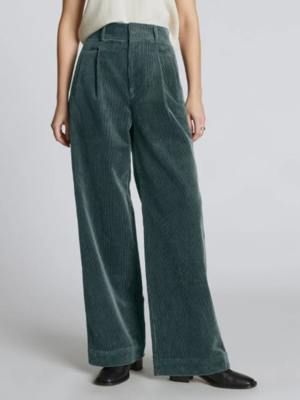 Everlane Corduroy Way High Drape Pant in Evergreen